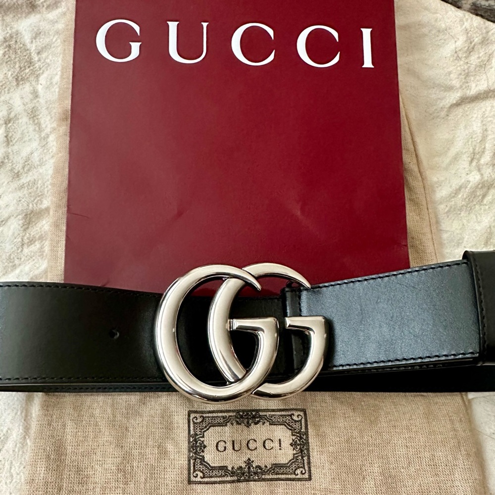 Gucci Black and Silver Leather Belt with Iconic GG Buckle